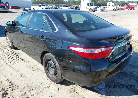 2015 Toyota Camry Le z USA, uszkodzony, nr VIN 4T4BF1FK0FR490321